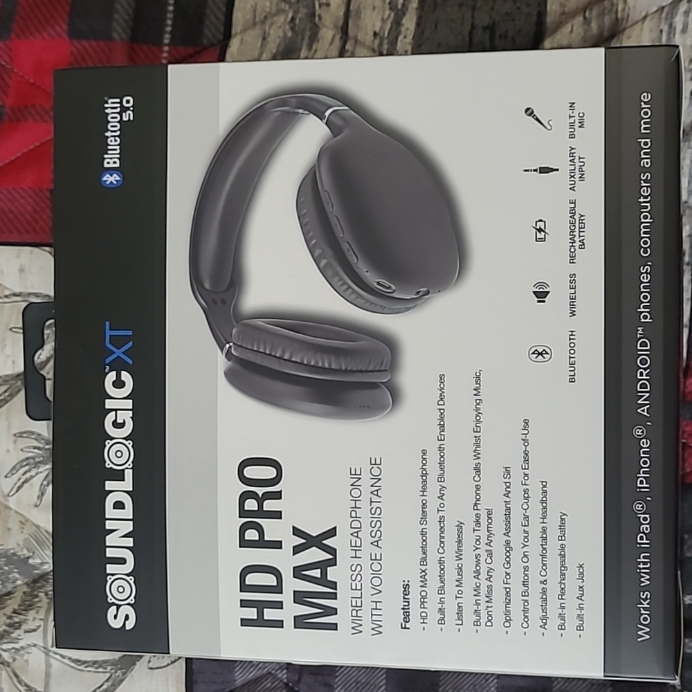 SoundLogic Wireless Headphones